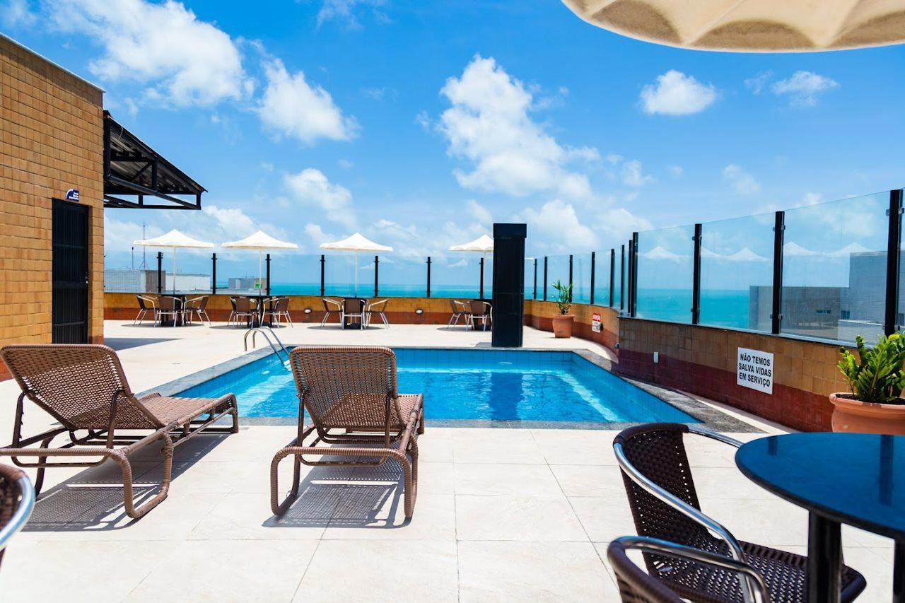 Plaza Praia Suites.