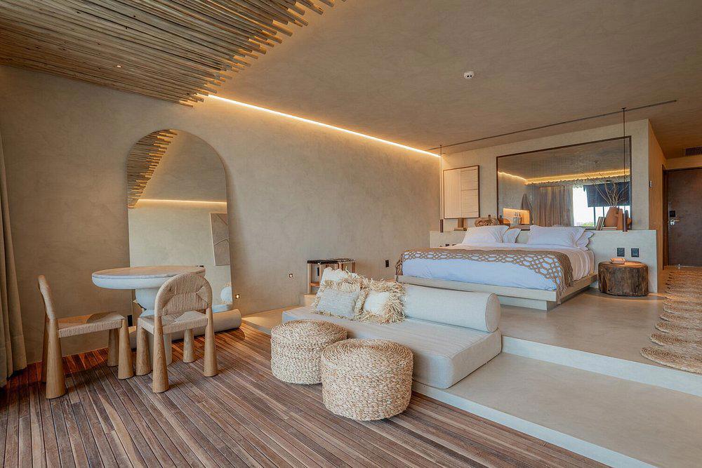 Mana Hotel.