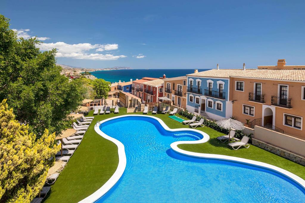 Occidental Acantilado Suites.