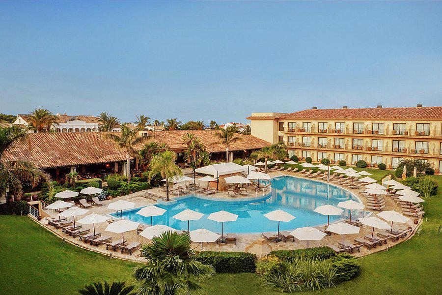 La Quinta Menorca by PortBlue Boutique.