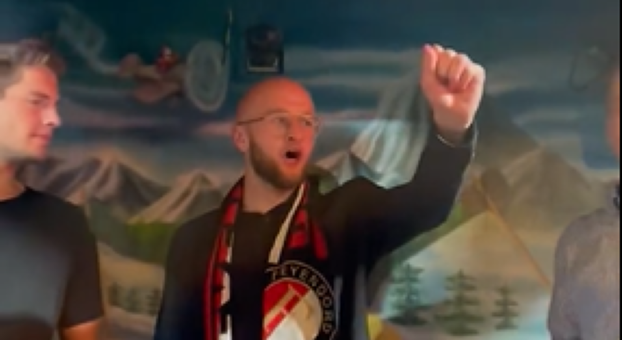 Thumbnail for article: Hoe toepasselijk wil je het hebben: Trauner viert Feyenoord-feest in Après Skihut