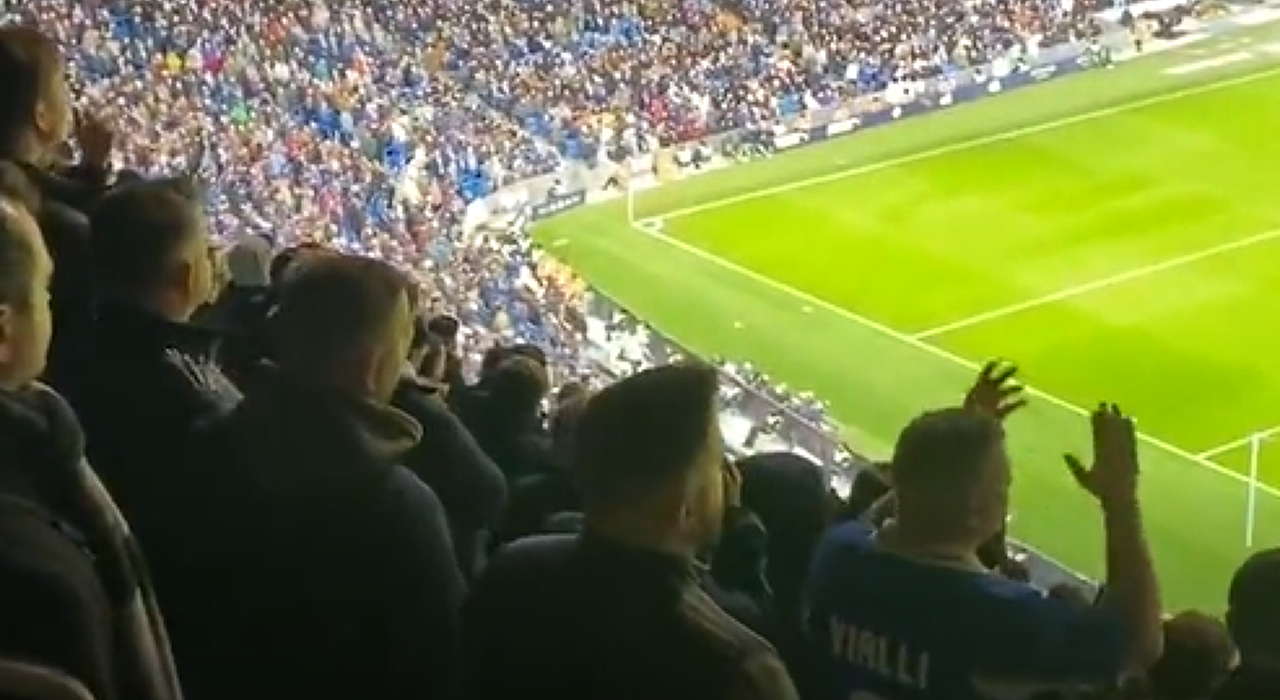 Thumbnail for article: Opvallende spreekkoren vanuit Chelsea-vak: oud-manager Tuchel toegezongen