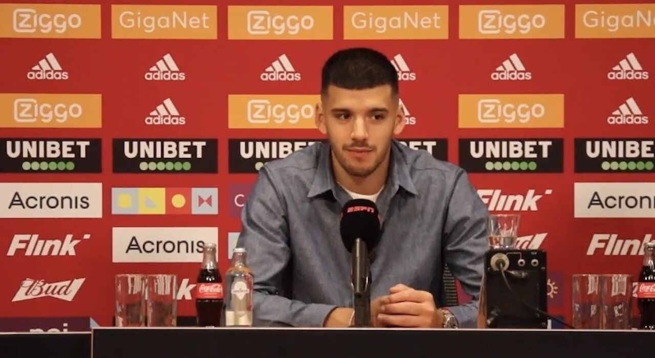 Thumbnail for article: Rulli blikt terug op Eredivisie-debuut voor Ajax: 'Ik heb wat foutjes gemaakt'