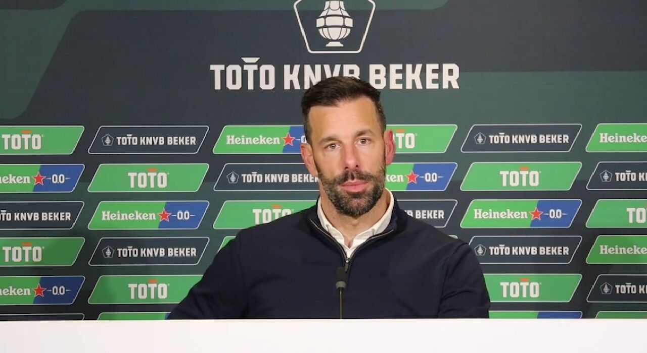 Thumbnail for article: Van Nistelrooij onder de indruk: 'Hij is compleet, een speler voor de toekomst'