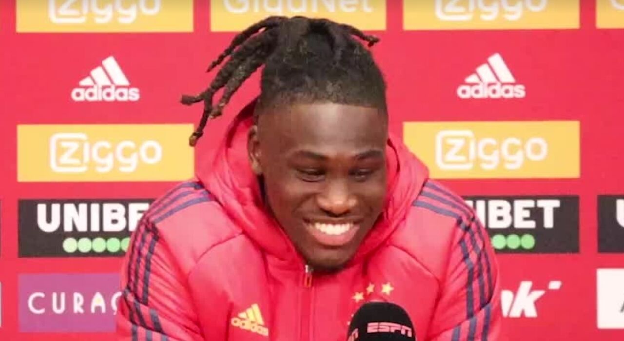 Thumbnail for article: Bassey vond 'het wel goed' om op de bank te zitten: 'Ziet dingen vanuit een ander perspectief'