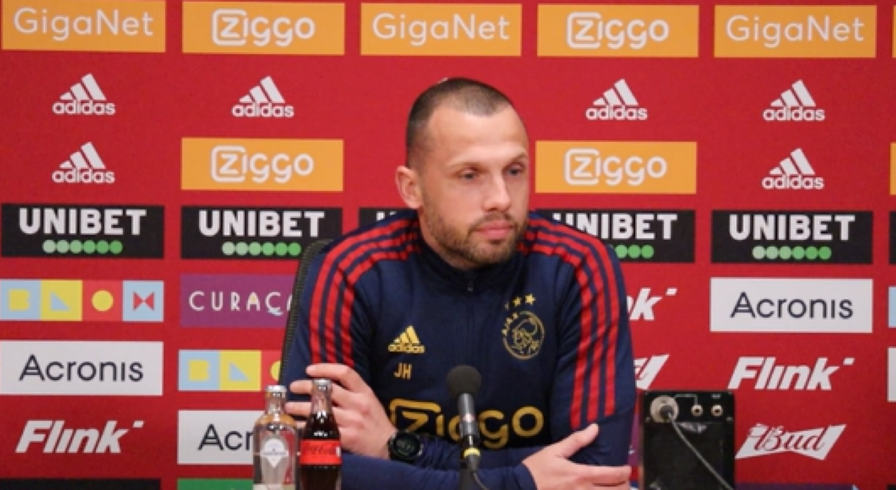 Thumbnail for article: Heitinga legt uitspraak over favorietenrol tegen Feyenoord uit: 'Moeten winnen'