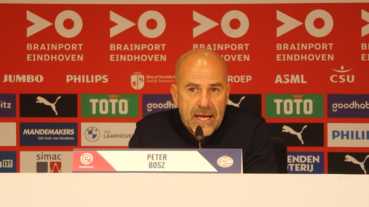 Thumbnail for article: Bosz noemt absolute uitblinker bij PSV: 'Hij was waanzinnig vanavond'