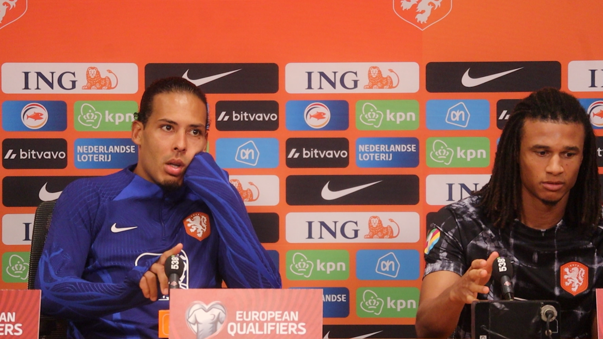 Thumbnail for article: Van Dijk grapt na Oranje met journalisten: 'Wij willen naar huis'