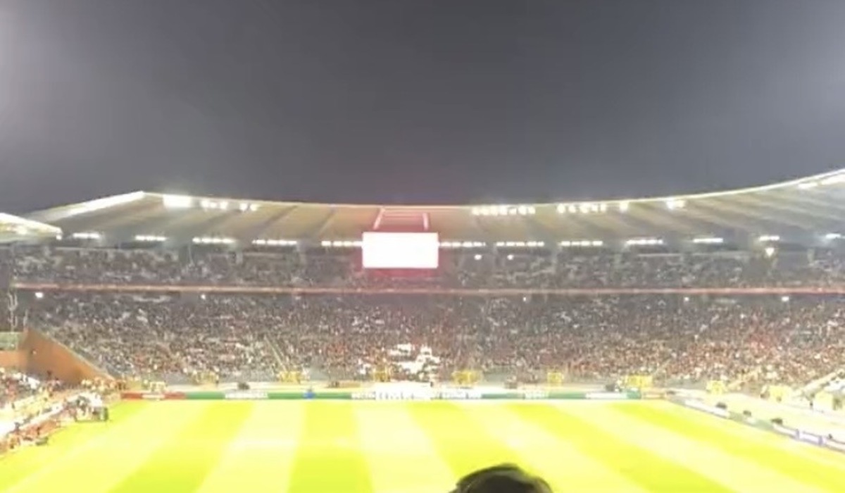 Thumbnail for article: Belgische fans zitten nog steeds vast in stadion en zingen Zweden toe