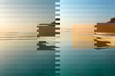 Foto Skyfall Suites **** Pyrgos Kallistis