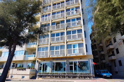 Foto The Diplomat **** Sliema