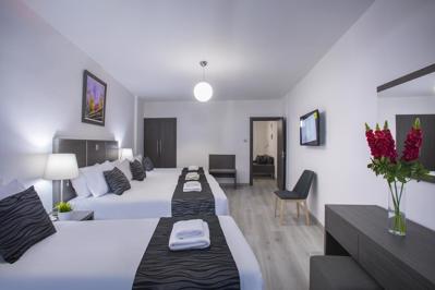 Foto Blazer Residence **** Larnaca