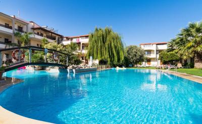 Foto Aparthotel Villas Duc *** Trianda