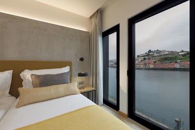 Neya Porto