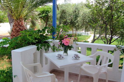 Foto White Rock Apartments *** Kambos Votsalakia