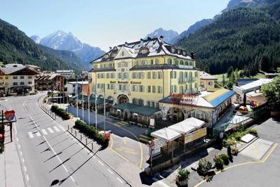 Foto Schlosshotel Dolomiti **** Canazei