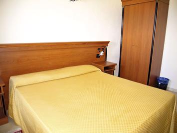 Foto Baia delle Sirene Beach **** Briatico
