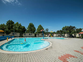 Foto Hotel Campeggio Gasparina Baia Holiday *** Castelnuovo Del Garda