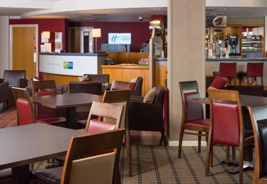 Foto Holiday Inn Express Chingford - North Circular *** Londen