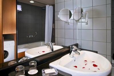 Foto J5 Hotels Port Saeed ***** Dubai