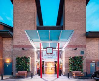 Foto Leonardo Londen Heathrow Airport **** Londen