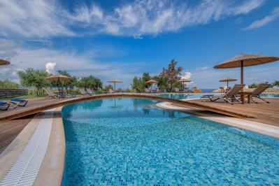 Foto Elegance Luxury Executive Suites ***** Tragaki