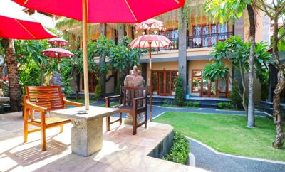 Foto Gora Beach Inn ** Kuta