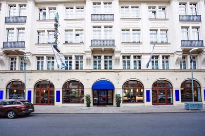 Select Checkpoint Charlie Berlin