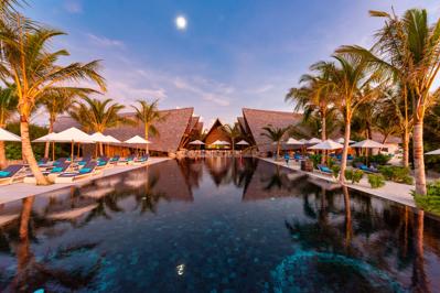 Foto Movenpick Kuredhivaru Maldives ***** Kuredhivaru