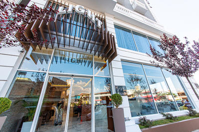 Foto Light Hotel *** Tirana