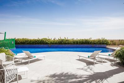 Foto Holiday Inn en Suites Dubai Science Park **** Dubai