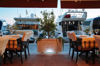 Foto The Residence **** Podstrana