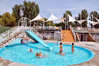 Foto Balatontourist Camping en Bungalows Fured *** Balatonfured