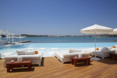 Foto Nikki Beach Resort en Spa Porto Heli ***** Porto Heli