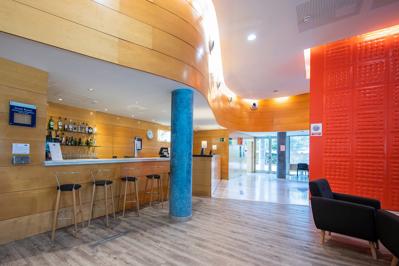 Foto Holiday Inn Express Barcelona Molins De Rei *** Barcelona