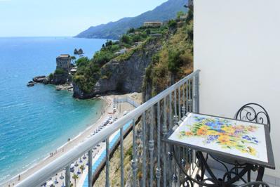 Foto Lloyds Baia Hotel **** Vietri Sul Mare