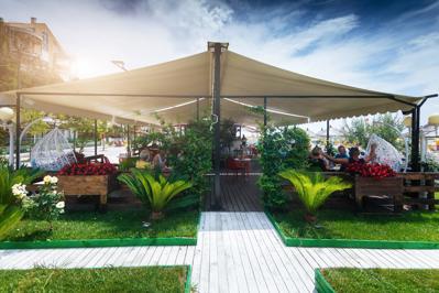 Foto Albanian Star **** Golem