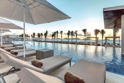 Resort Royalton CHIC Cancun An Autograph Collection All-Inclusive