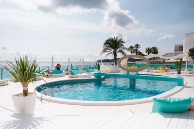 Foto Ama Ibiza Beachfront Suites *** Playa Den Bossa