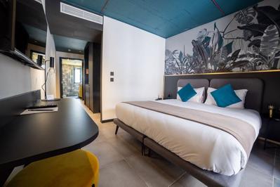 Foto Eleven by Warren Collection *** Sliema