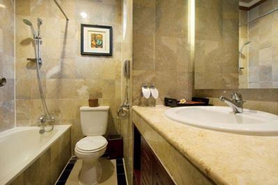Foto Ramayana Suites Kuta ***** Kuta
