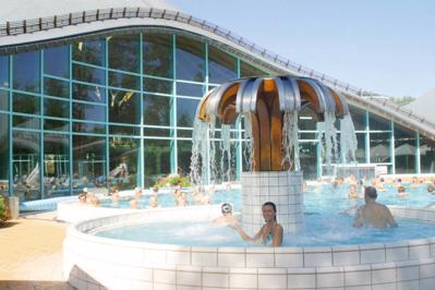 Foto Parkblick an der Therme *** Bad Durrheim