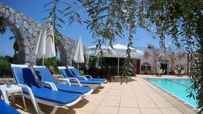 Foto Bare Hill Holiday Village ** Alsancak