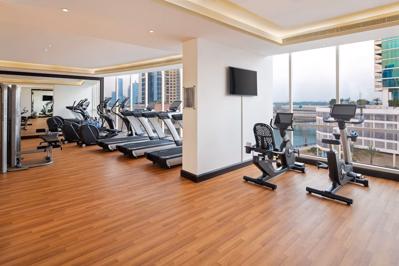 Foto Radisson Blu Dubai Canal View ***** Dubai