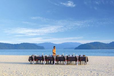 Foto Pelangi Beach Resort ***** Pantai Chenang