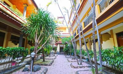 Foto Gora Beach Inn ** Kuta