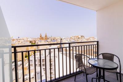 Foto The Londoner *** Sliema