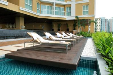 Foto The Narathiwas Residence Sathorn Bangkok **** Bangkok