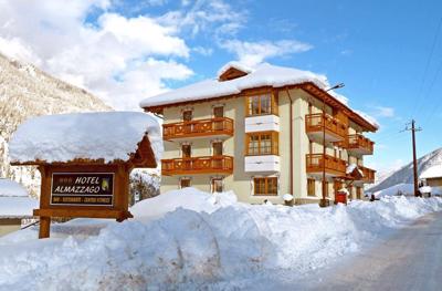 Foto Hotel Almazzago *** Commezzadura