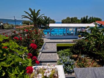 Foto Zefiros Beach Hotel *** Mykali